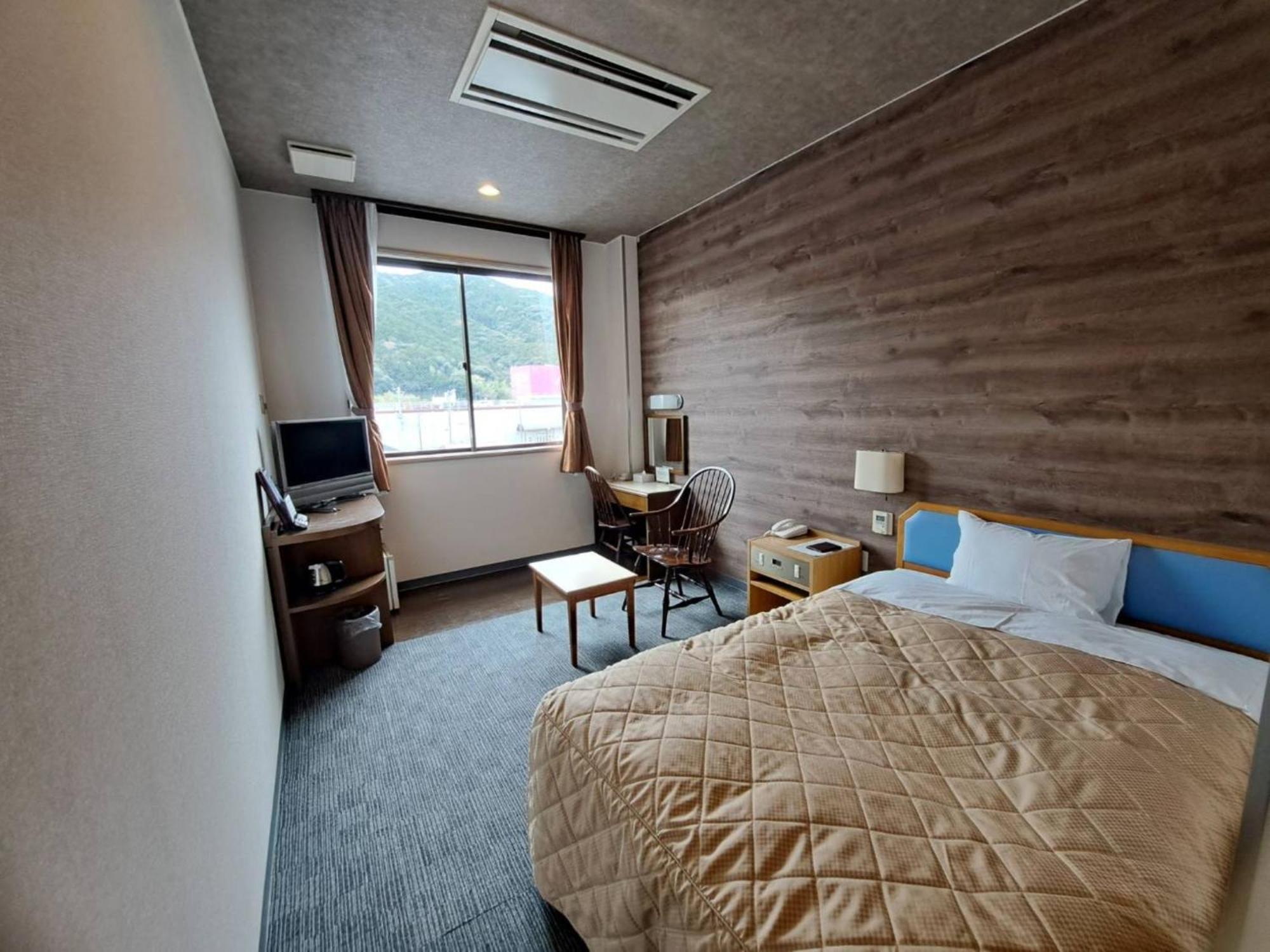 Business Hotel Kawakami Кумано Екстер'єр фото