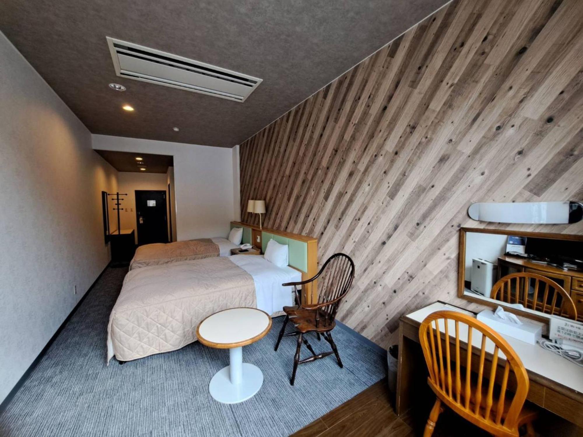 Business Hotel Kawakami Кумано Екстер'єр фото