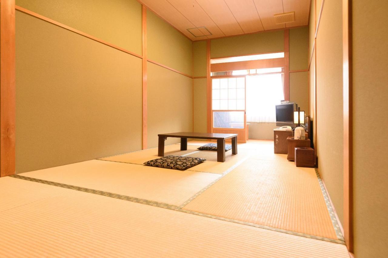 Business Hotel Kawakami Кумано Екстер'єр фото